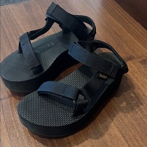 Teva Black Flatform Sandals size 6